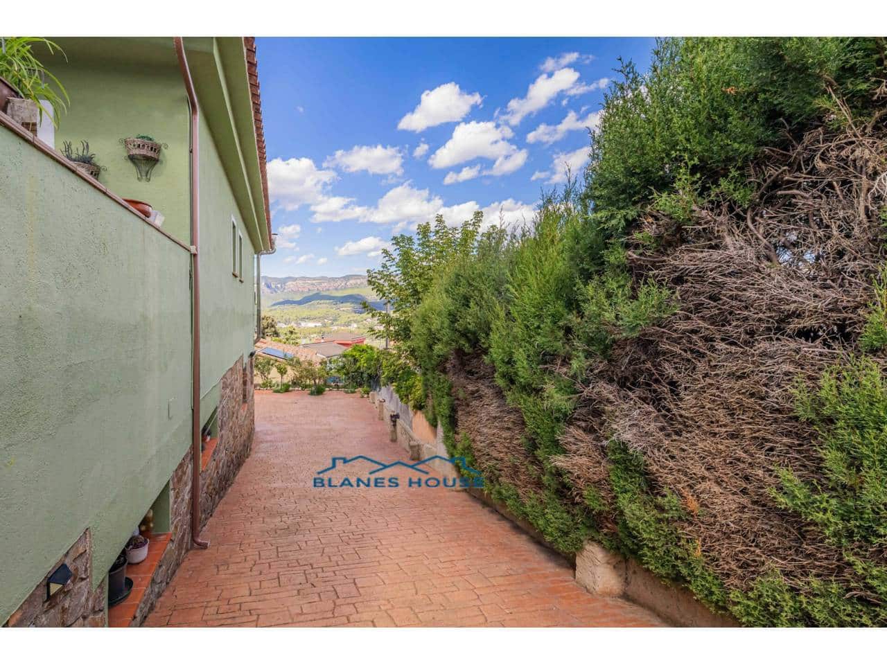 6 sovrum Villa till salu i Bigues i Riells med garage - 399 000 € (Ref: 9415483)