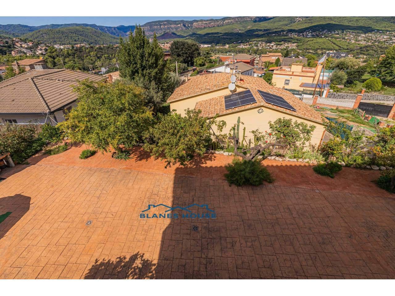 6 sovrum Villa till salu i Bigues i Riells med garage - 399 000 € (Ref: 9415483)