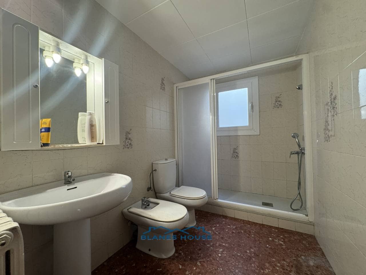 5 bedroom Flat for sale in Blanes - € 259,000 (Ref: 9421908)