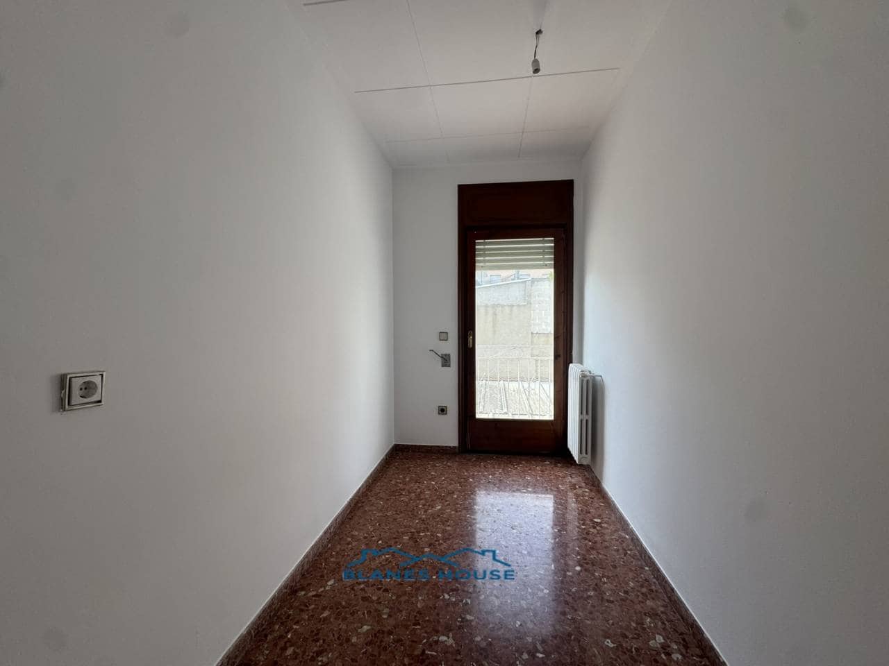 5 bedroom Flat for sale in Blanes - € 259,000 (Ref: 9421908)