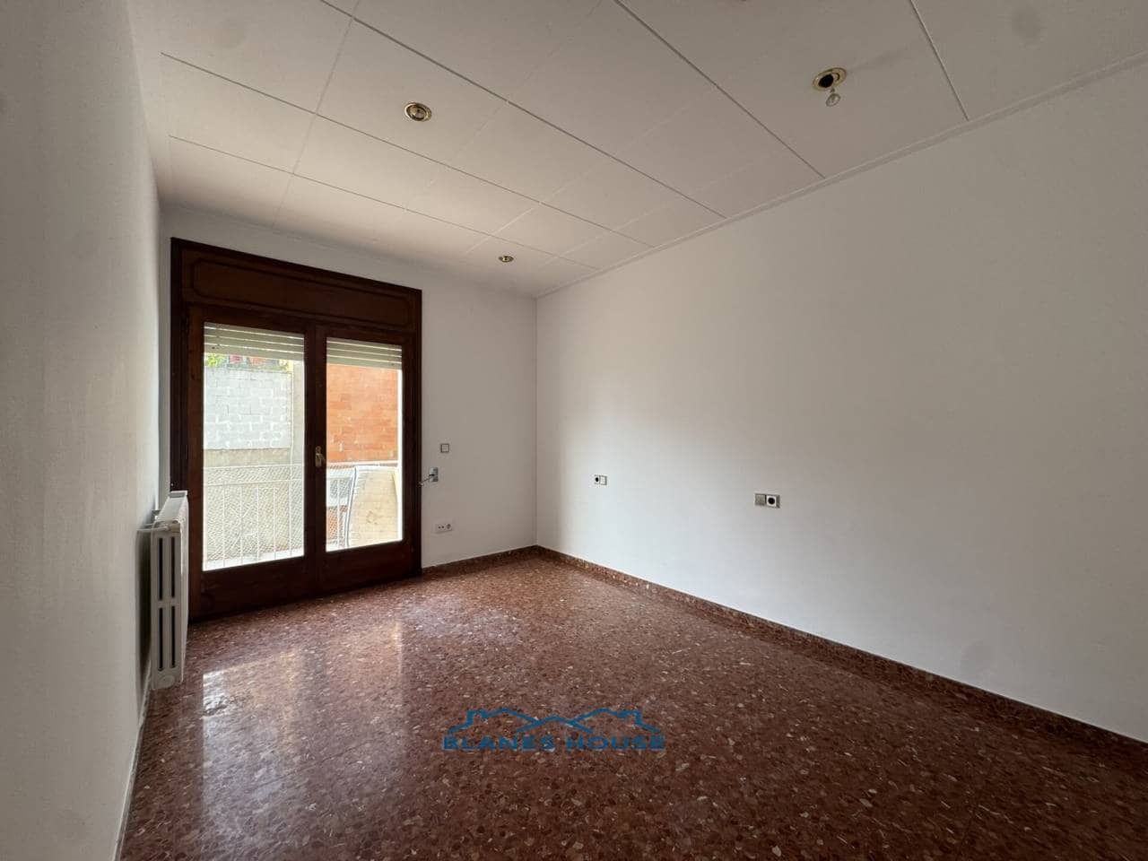 5 bedroom Flat for sale in Blanes - € 259,000 (Ref: 9421908)