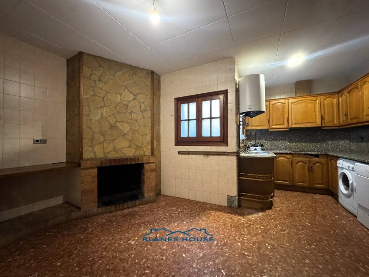 5 bedroom Flat for sale in Blanes - € 259,000 (Ref: 9421908)