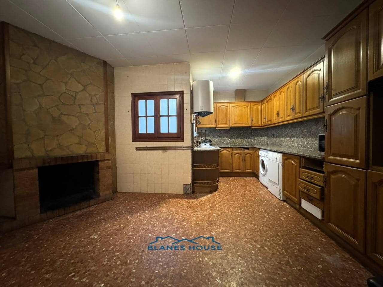 5 bedroom Flat for sale in Blanes - € 259,000 (Ref: 9421908)