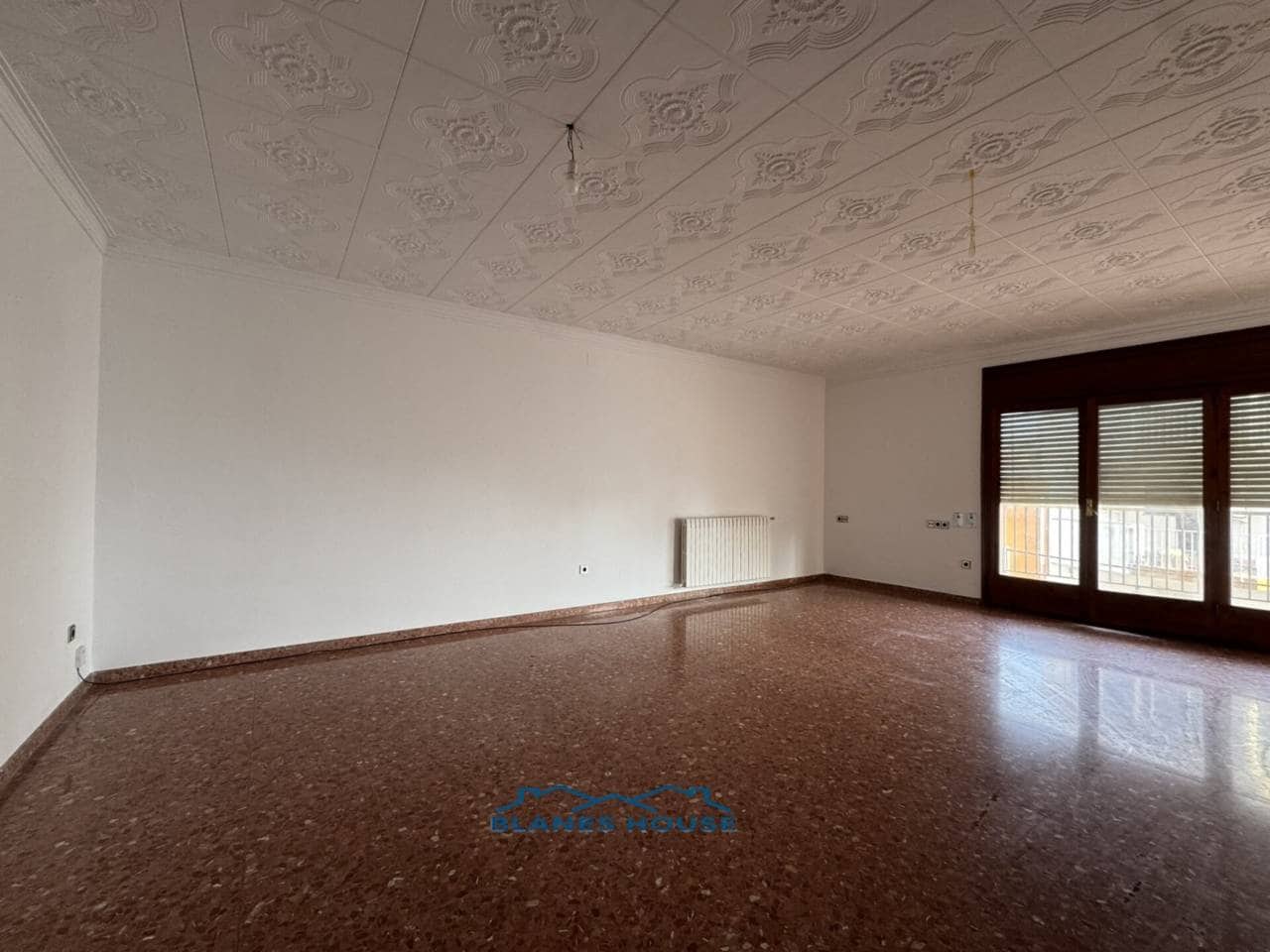 5 bedroom Flat for sale in Blanes - € 259,000 (Ref: 9421908)