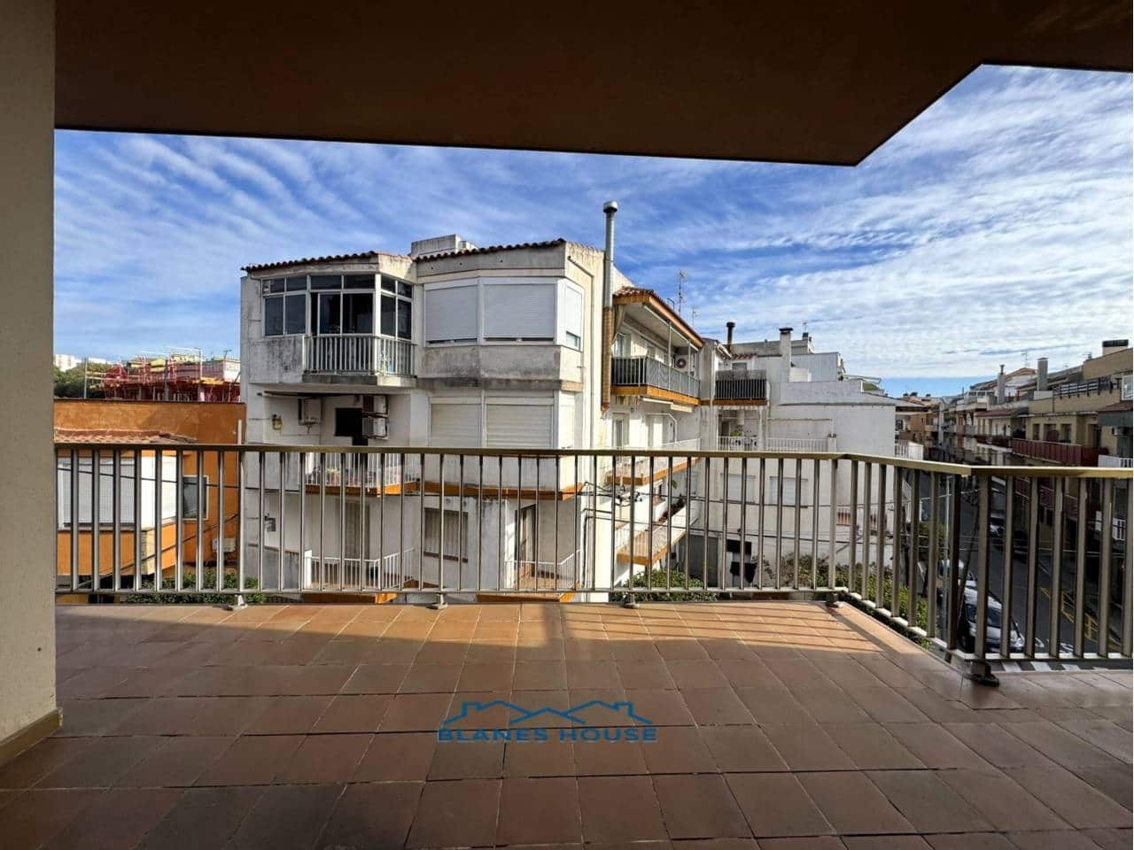 5 bedroom Flat for sale in Blanes - € 259,000 (Ref: 9421908)
