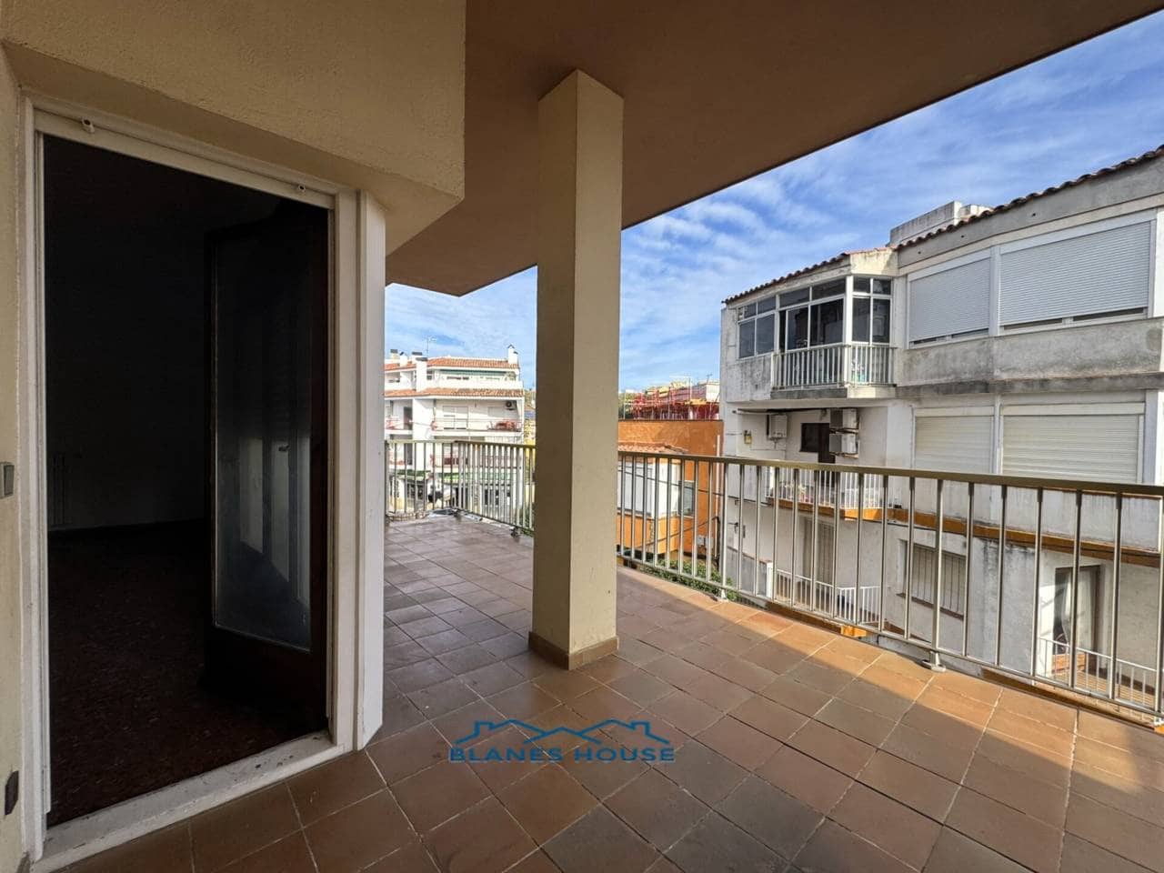5 bedroom Flat for sale in Blanes - € 259,000 (Ref: 9421908)