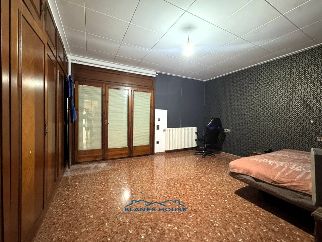 5 bedroom Flat for sale in Blanes - € 259,000 (Ref: 9421908)