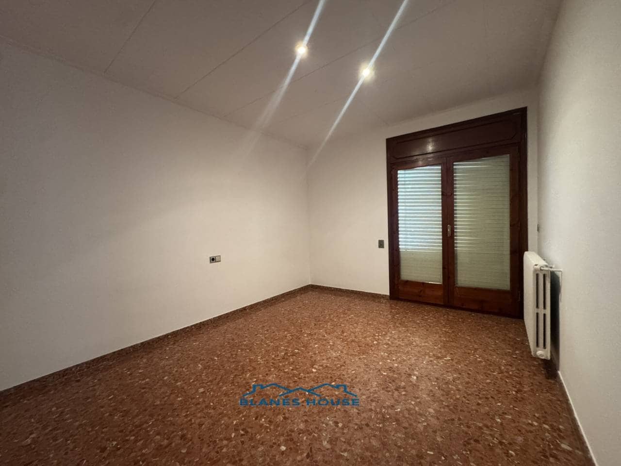 5 bedroom Flat for sale in Blanes - € 259,000 (Ref: 9421908)