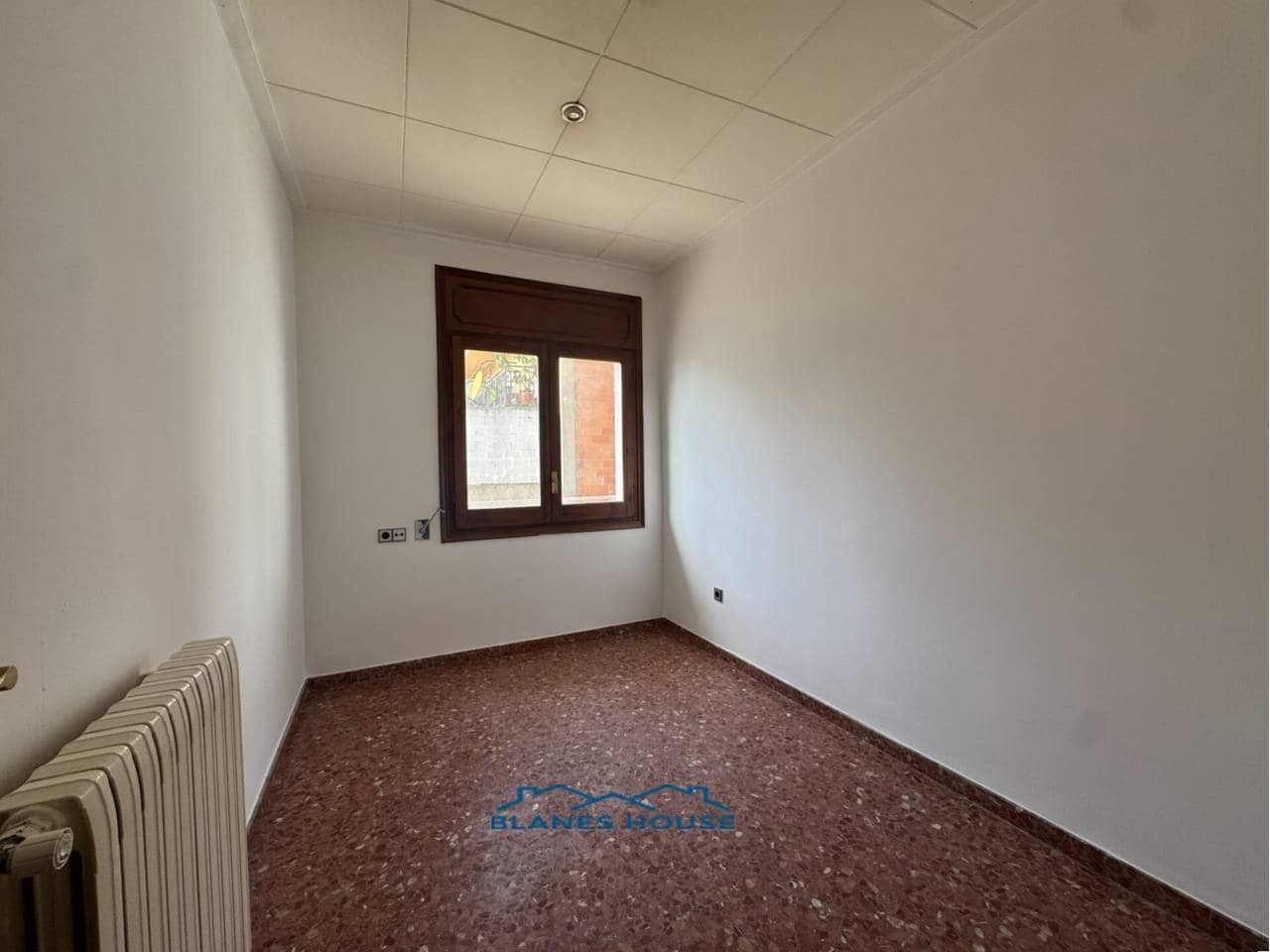 5 bedroom Flat for sale in Blanes - € 259,000 (Ref: 9421908)