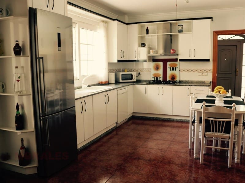 4 bedroom Villa for sale in Mazarron with garage - € 425,000 (Ref: 5186487)