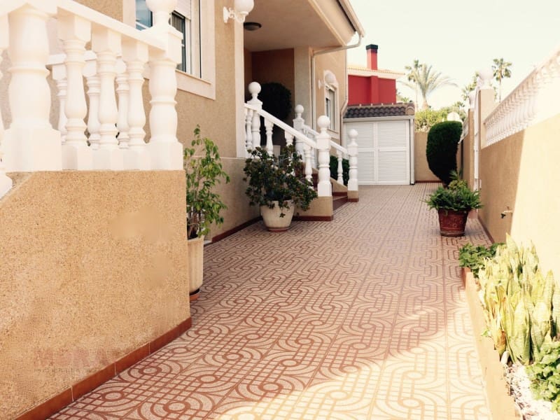 4 bedroom Villa for sale in Mazarron with garage - € 425,000 (Ref: 5186487)