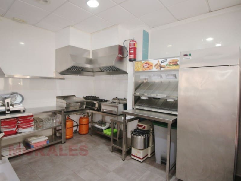 Kommersiell til salgs i Puerto de Mazarron - € 199 900 (Ref: 6074386)