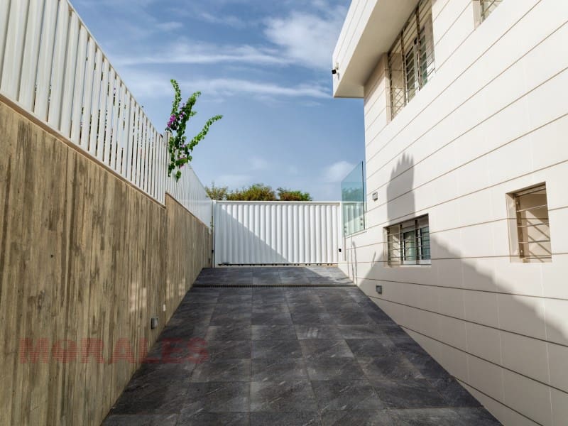 4 sypialnia Willa na sprzedaż w Puerto de Mazarron z basenem garażem - 1 500 000 € (Ref: 6601659)