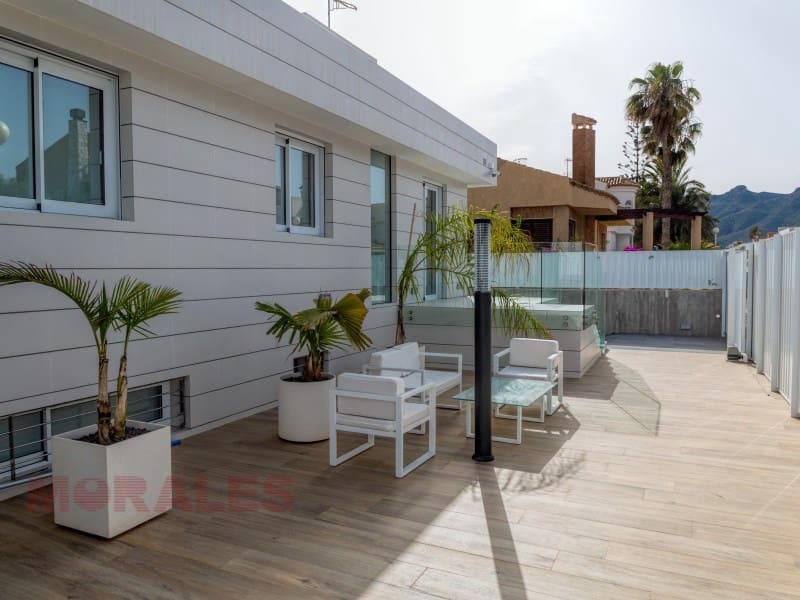 4 sypialnia Willa na sprzedaż w Puerto de Mazarron z basenem garażem - 1 500 000 € (Ref: 6601659)