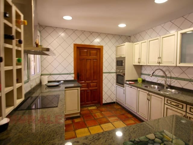 6 sypialnia Willa na sprzedaż w Mazarrón ciudad, Mazarrón z basenem garażem - 900 000 € (Ref: 6792703)