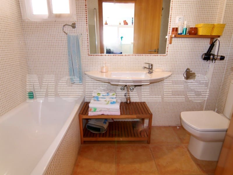 4 soveværelse Lejlighed til salg i Isla Plana med garage - € 190.000 (Ref: 7295927)