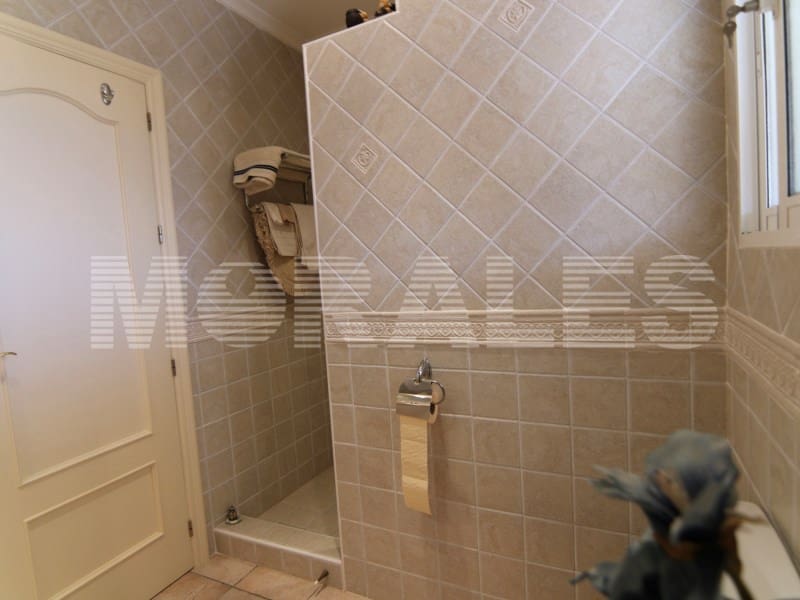 5 bedroom Villa for sale in Mazarron with garage - € 535,000 (Ref: 7981136)