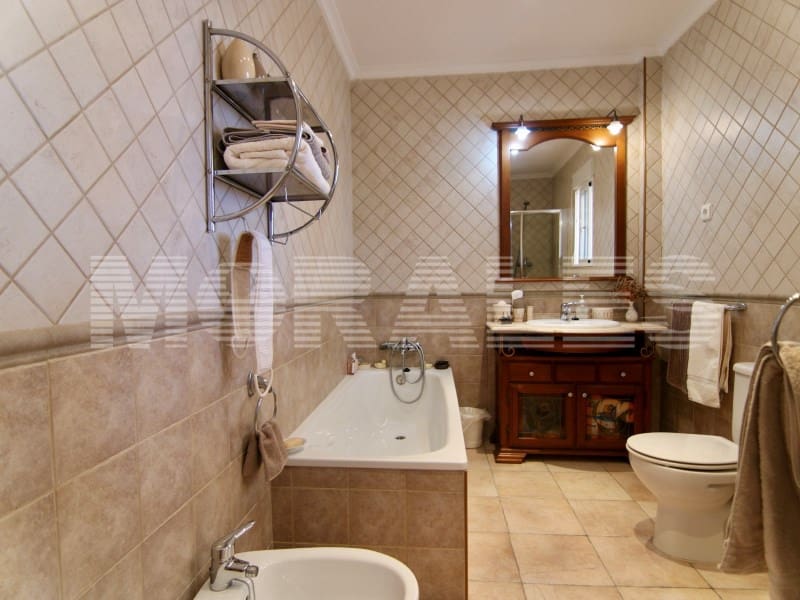 5 bedroom Villa for sale in Mazarron with garage - € 535,000 (Ref: 7981136)