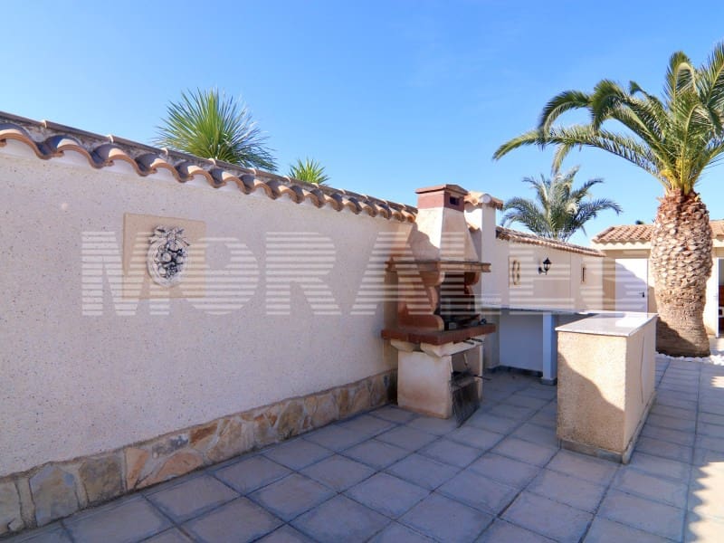 5 bedroom Villa for sale in Mazarron with garage - € 535,000 (Ref: 7981136)