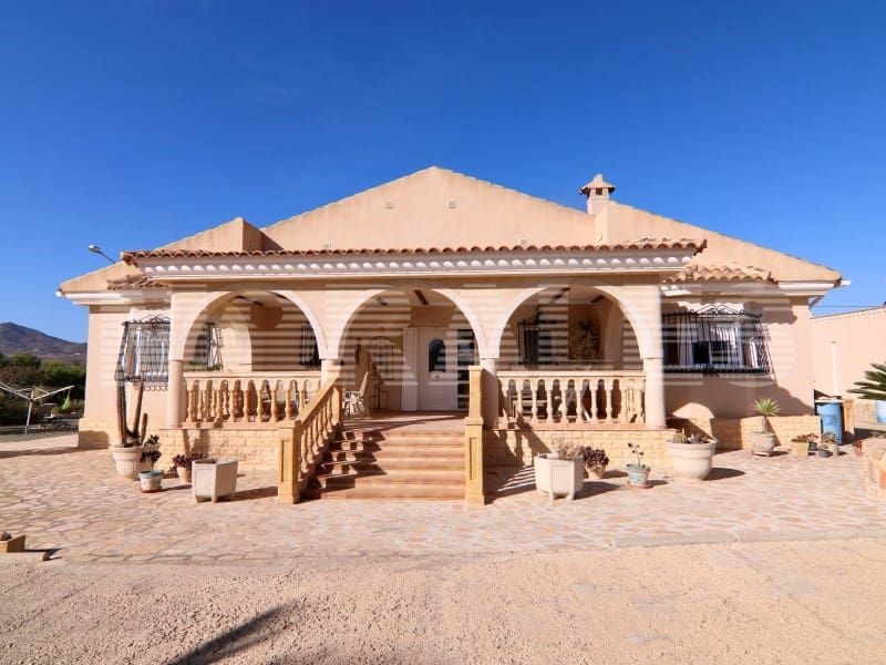 5 bedroom Villa for sale in Mazarron with garage - € 535,000 (Ref: 7981136)