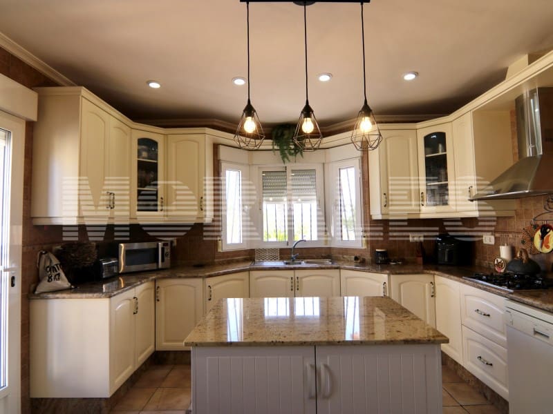 5 bedroom Villa for sale in Mazarron with garage - € 535,000 (Ref: 7981136)