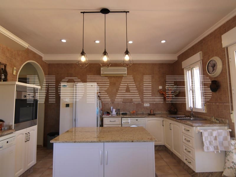 5 bedroom Villa for sale in Mazarron with garage - € 535,000 (Ref: 7981136)