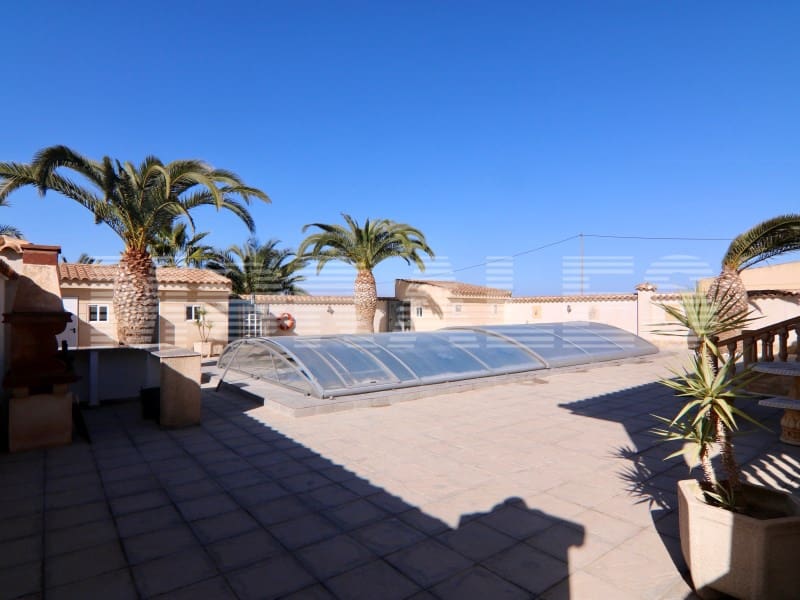 5 bedroom Villa for sale in Mazarron with garage - € 535,000 (Ref: 7981136)