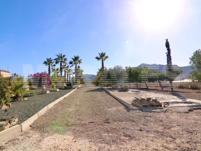 5 bedroom Villa for sale in Mazarron with garage - € 535,000 (Ref: 7981136)