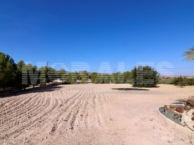 5 bedroom Villa for sale in Mazarron with garage - € 535,000 (Ref: 7981136)