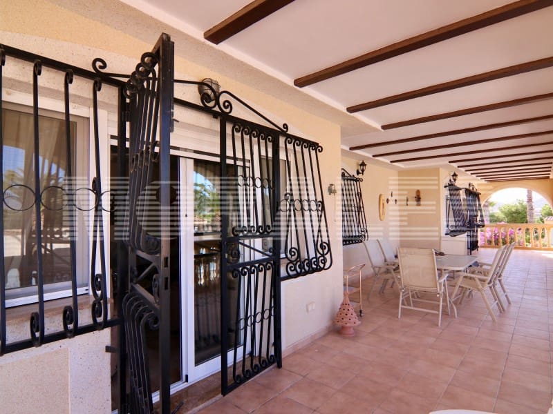 5 bedroom Villa for sale in Mazarron with garage - € 535,000 (Ref: 7981136)
