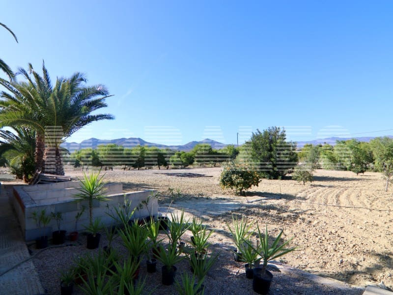 5 bedroom Villa for sale in Mazarron with garage - € 535,000 (Ref: 7981136)