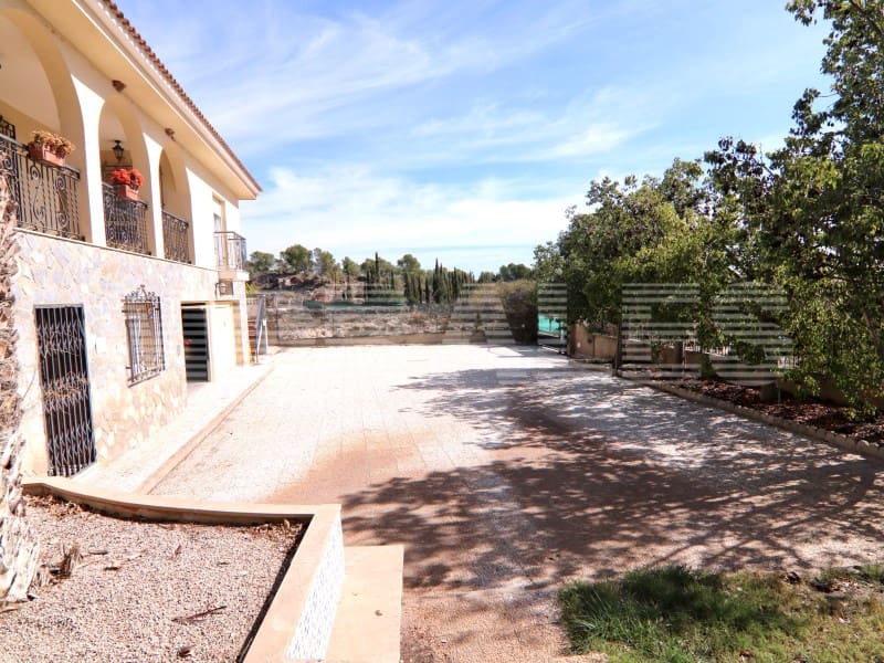 7 bedroom Villa for sale in Totana with garage - € 460,000 (Ref: 8243904)