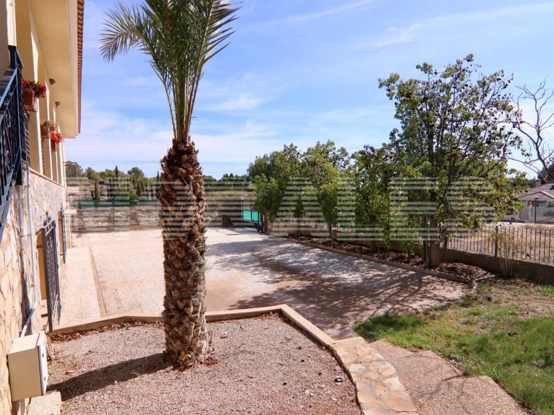 7 bedroom Villa for sale in Totana with garage - € 460,000 (Ref: 8243904)