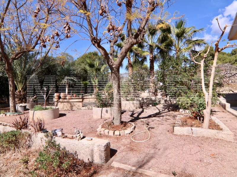 7 bedroom Villa for sale in Totana with garage - € 460,000 (Ref: 8243904)