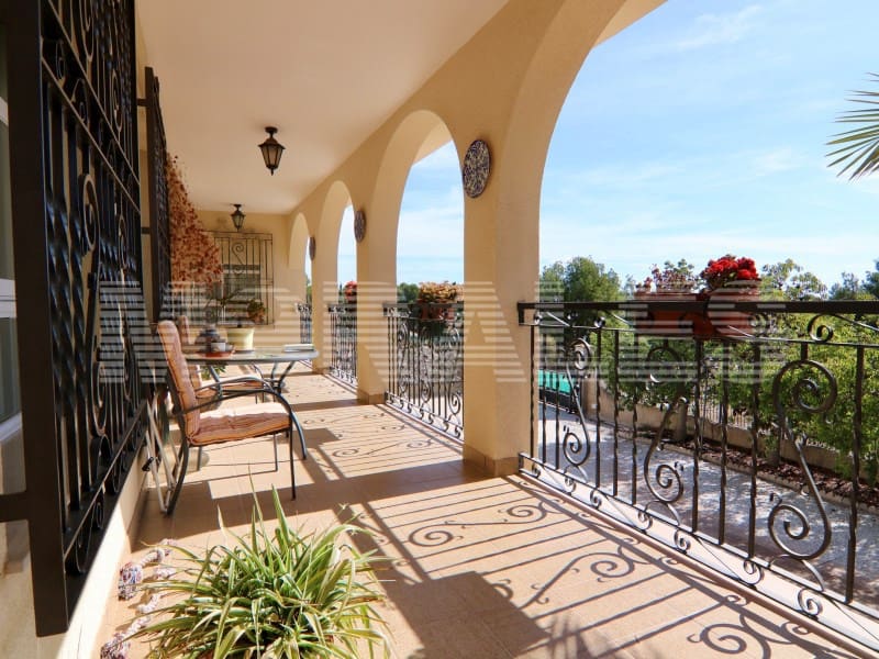 7 bedroom Villa for sale in Totana with garage - € 460,000 (Ref: 8243904)