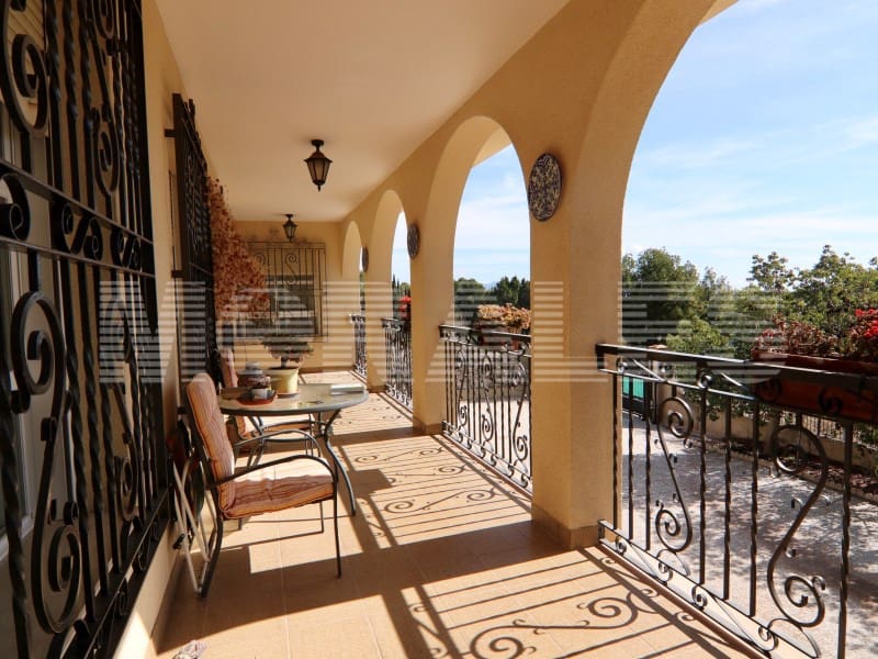 7 bedroom Villa for sale in Totana with garage - € 460,000 (Ref: 8243904)