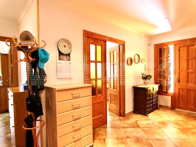 7 bedroom Villa for sale in Totana with garage - € 460,000 (Ref: 8243904)