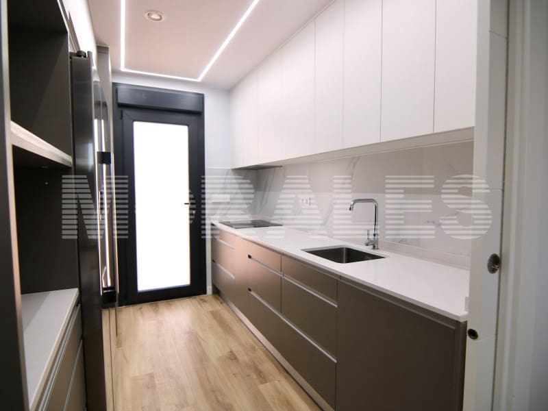 2 Zimmer Apartment zu verkaufen in Alamillo mit Pool - 315.000 € (Ref: 8894678)