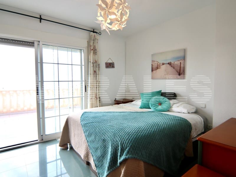 3 bedroom Semi-detached Villa for sale in Alamillo - € 320,000 (Ref: 9001775)