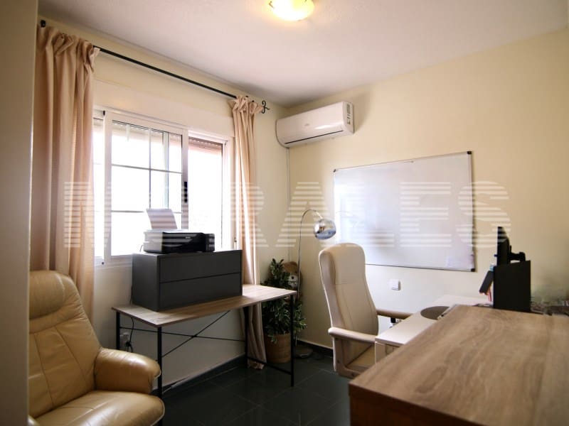 3 bedroom Semi-detached Villa for sale in Alamillo - € 320,000 (Ref: 9001775)