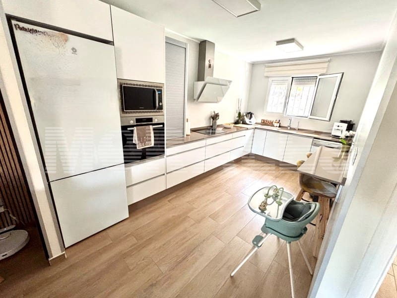 4 soveværelse Lejlighed til salg i Puerto de Mazarron med garage - € 240.000 (Ref: 9078291)