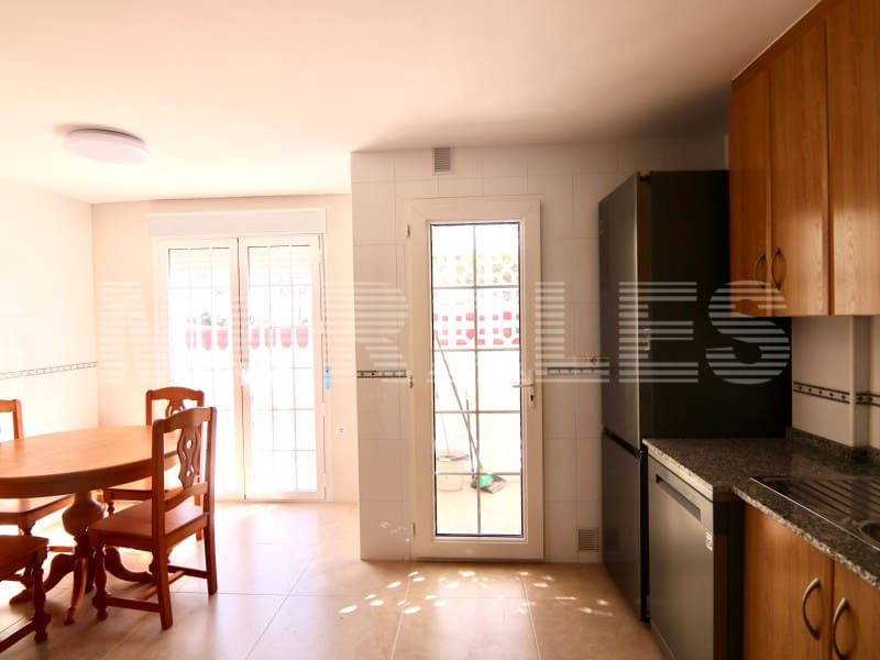 3 soveværelse Byhus til salg i Isla Plana med garage - € 370.000 (Ref: 9236930)