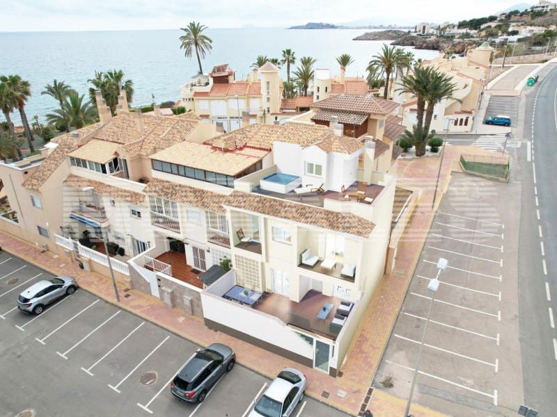 3 soveværelse Byhus til salg i Isla Plana med garage - € 370.000 (Ref: 9236930)