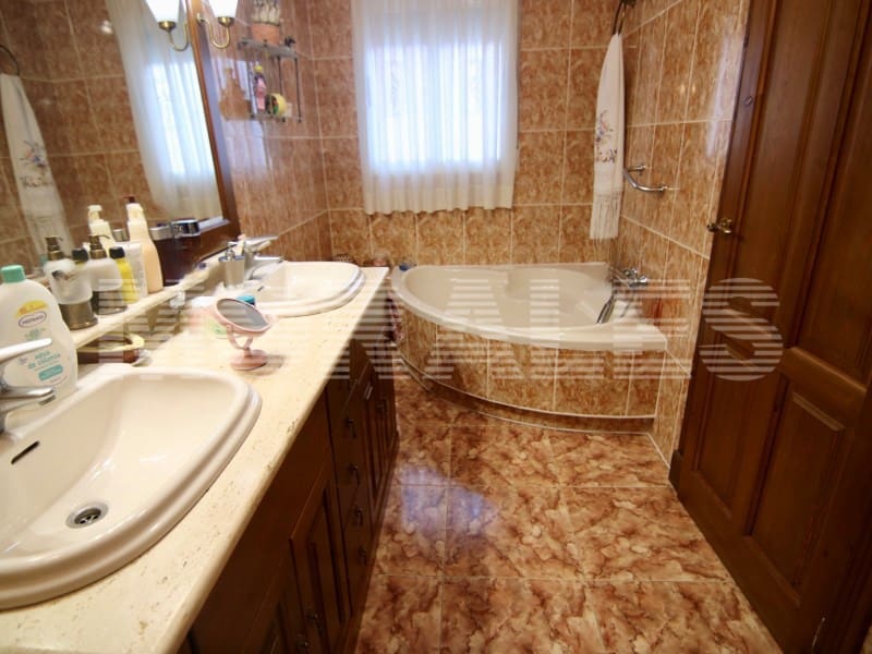 4 makuuhuone Huvila myytävänä paikassa Puerto de Mazarron mukana 
autotalli - 359 900 € (Ref: 9440630)