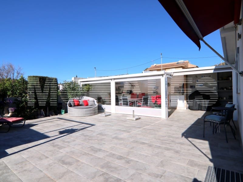 3 bedroom Villa for sale in Isla Plana with garage - € 250,000 (Ref: 9604900)