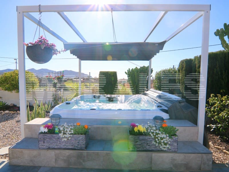 3 bedroom Villa for sale in Isla Plana with garage - € 250,000 (Ref: 9604900)