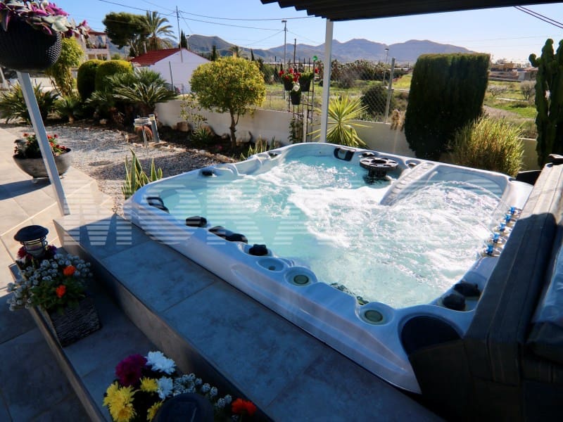 3 bedroom Villa for sale in Isla Plana with garage - € 250,000 (Ref: 9604900)