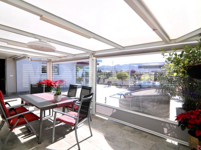 3 bedroom Villa for sale in Isla Plana with garage - € 250,000 (Ref: 9604900)