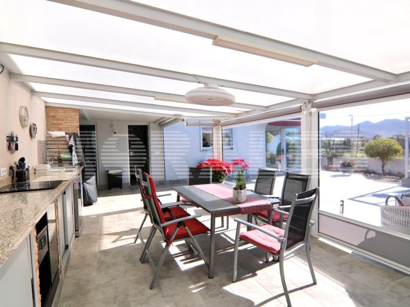 3 bedroom Villa for sale in Isla Plana with garage - € 250,000 (Ref: 9604900)