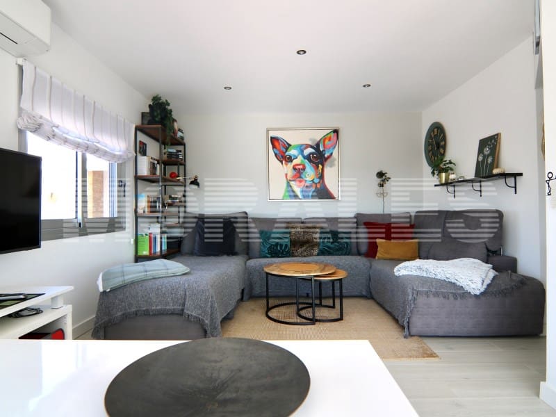 3 bedroom Villa for sale in Isla Plana with garage - € 250,000 (Ref: 9604900)